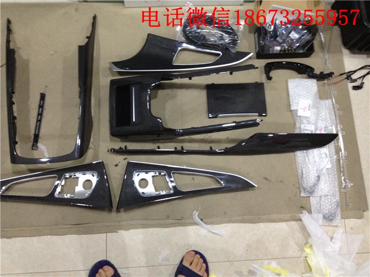 湖南奧迪A6L改裝碳纖維內(nèi)飾、氛圍燈。湖南長沙哪里有奧迪改裝的桃木岑木內(nèi)飾的