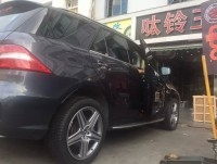 奔馳 ML63-AMG：21