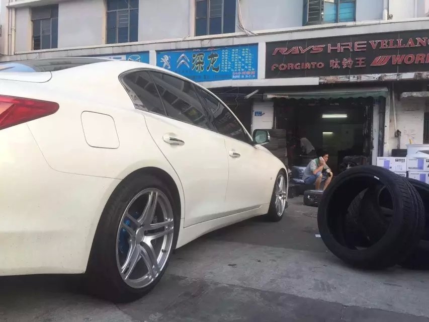 Q50、裝PRODRIVE 19寸，全新。
