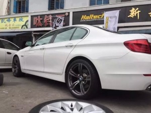 寶馬5系，裝M5．20寸 鍛造。