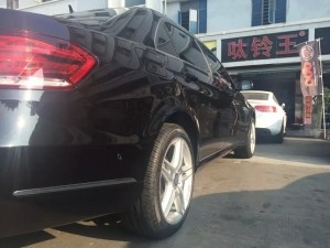 車主剛提的新車，更換奔馳原裝18寸。謝謝老板支持（呔鈴王、只做正品輪轂）