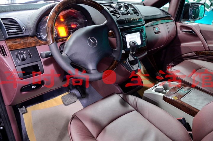 奔馳內(nèi)飾改裝 商務(wù)車豪華改裝