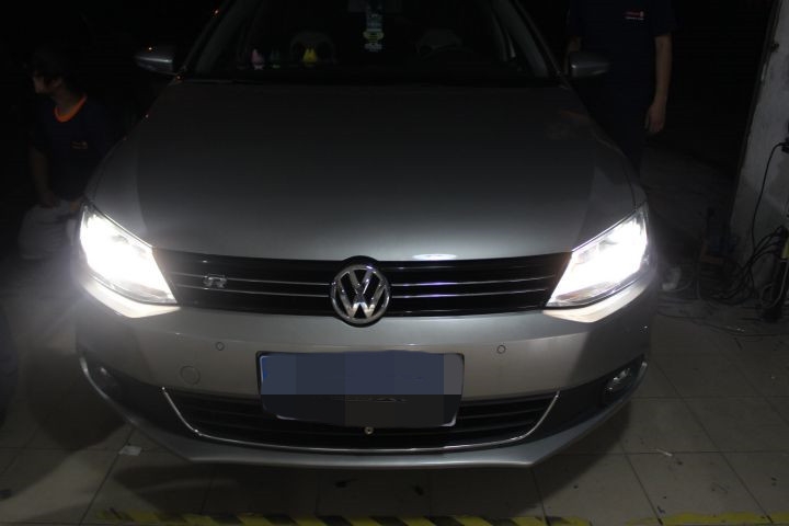 合肥大眾速騰改燈藍精靈車燈升級合肥實體店改裝HID大燈