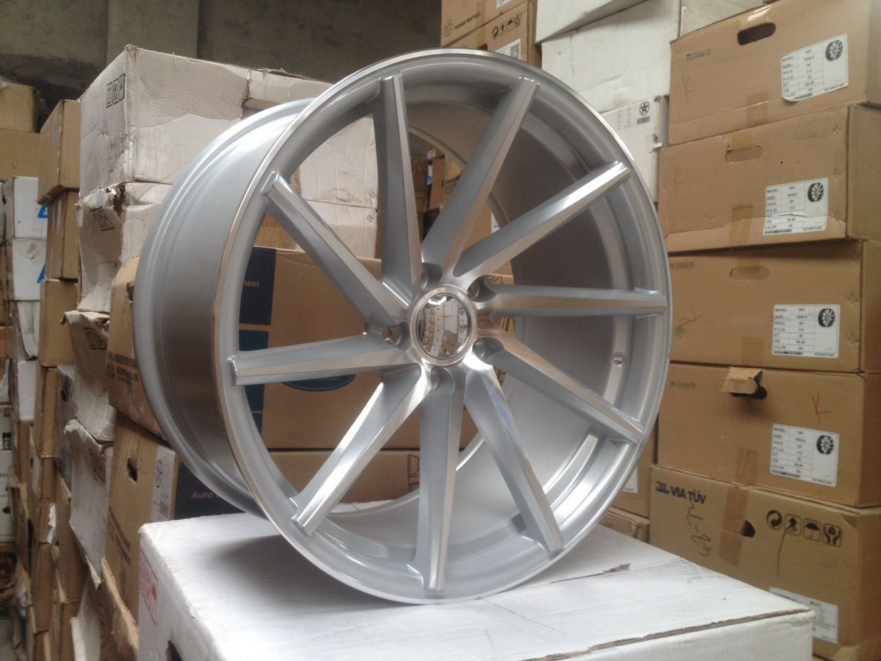奧迪A5升級 19寸沃森CVT 感覺不錯(cuò)
