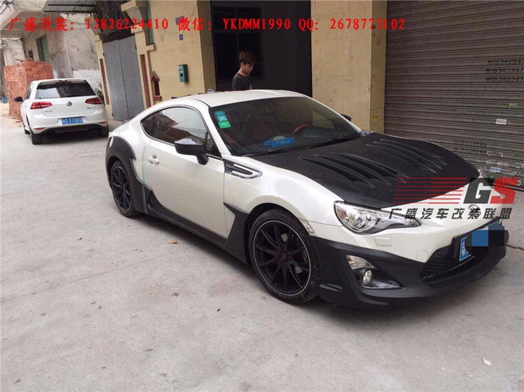 TOYOTA豐田86改裝WALD寬體包圍排氣管碳纖維尾翼機(jī)蓋寬體輪眉輪轂