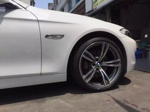 5系，裝M5 原裝20寸、鍛造。太漂亮了，好貨不需要猶豫。（呔鈴王出品，必屬精品）