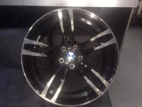 又到全新拆下：M4．鍛造．19寸無呔．也可配呔現(xiàn)貨一套，坐等土豪拿走，土豪我們做朋友吧