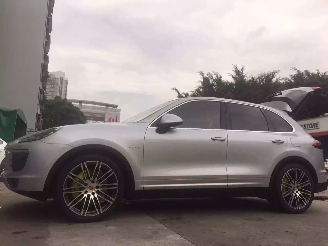 卡宴 21寸鏡面 裝車，漂亮??！
