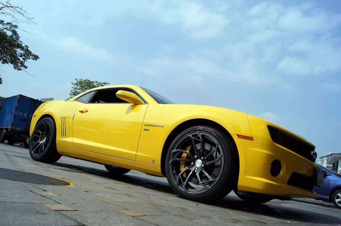 face wheels fwd101上身變形金剛大黃蜂