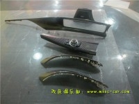深圳汽車貼膜改顏色寶馬3系內(nèi)飾施工高光真碳纖維