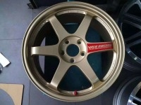 RAYS TE37 SL 獨家 土豪金現(xiàn)貨，寶馬用！?。? />
</a>
</div>
</dt>
<dd>
<h5><a target=
