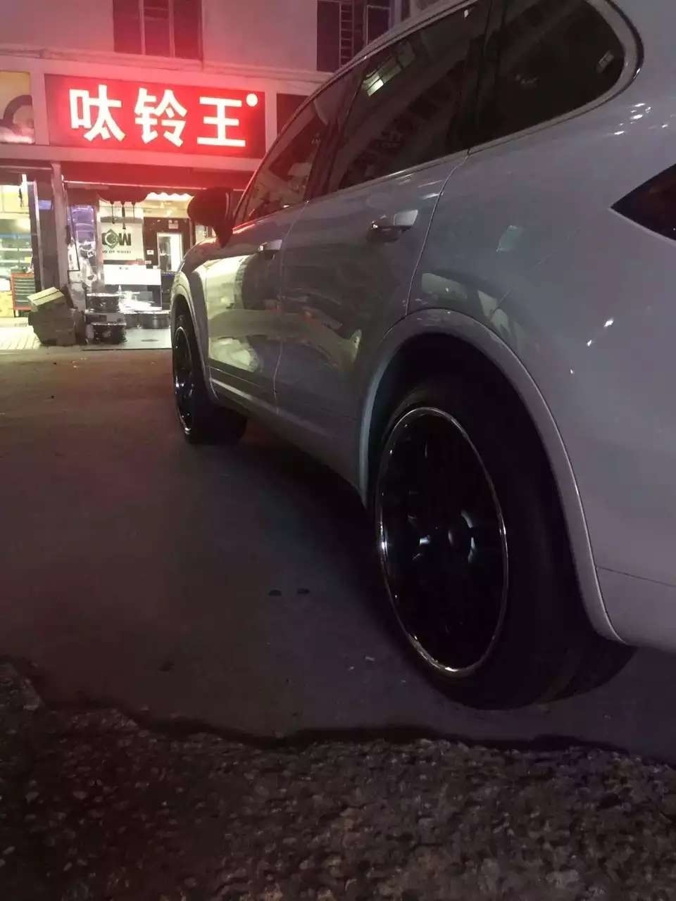 22寸，哈曼、裝卡宴，漂亮啊！
