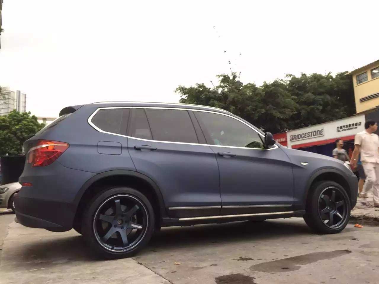 寶馬 X3，裝20寸 TE37
