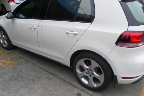 昌邑汽車改裝輪轂，避震，高爾夫改KW避震，20寸輪轂作業(yè)
