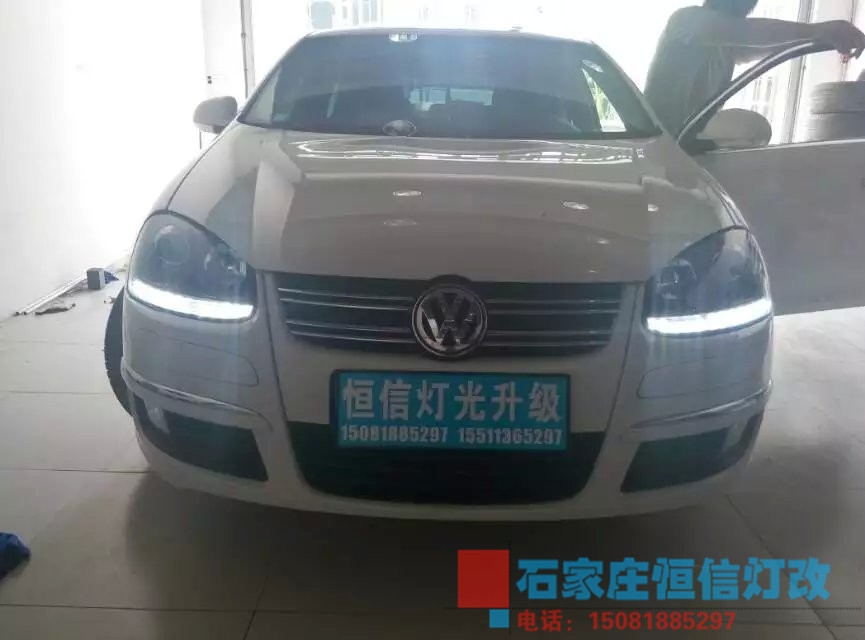 【石家莊恒信改車燈專業(yè)燈光升級(jí)】老款速騰前來(lái)升級(jí)海拉五，流光溢彩日行燈