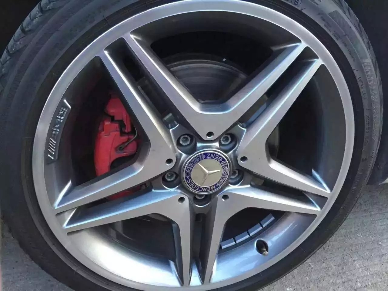 朋友發(fā)來(lái)裝車效果圖 ：大眾 裝18寸
