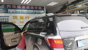 真正的高大上——豐田漢蘭達加裝一鍵啟動、手機一鍵啟動