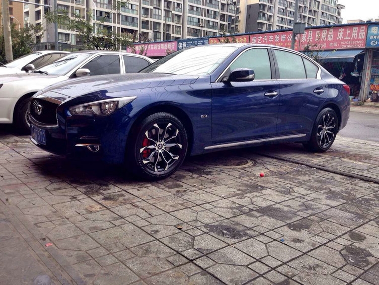 成都極速輪轂旗艦店 英菲尼迪Q系 換裝17寸 KOKO 黑色車面