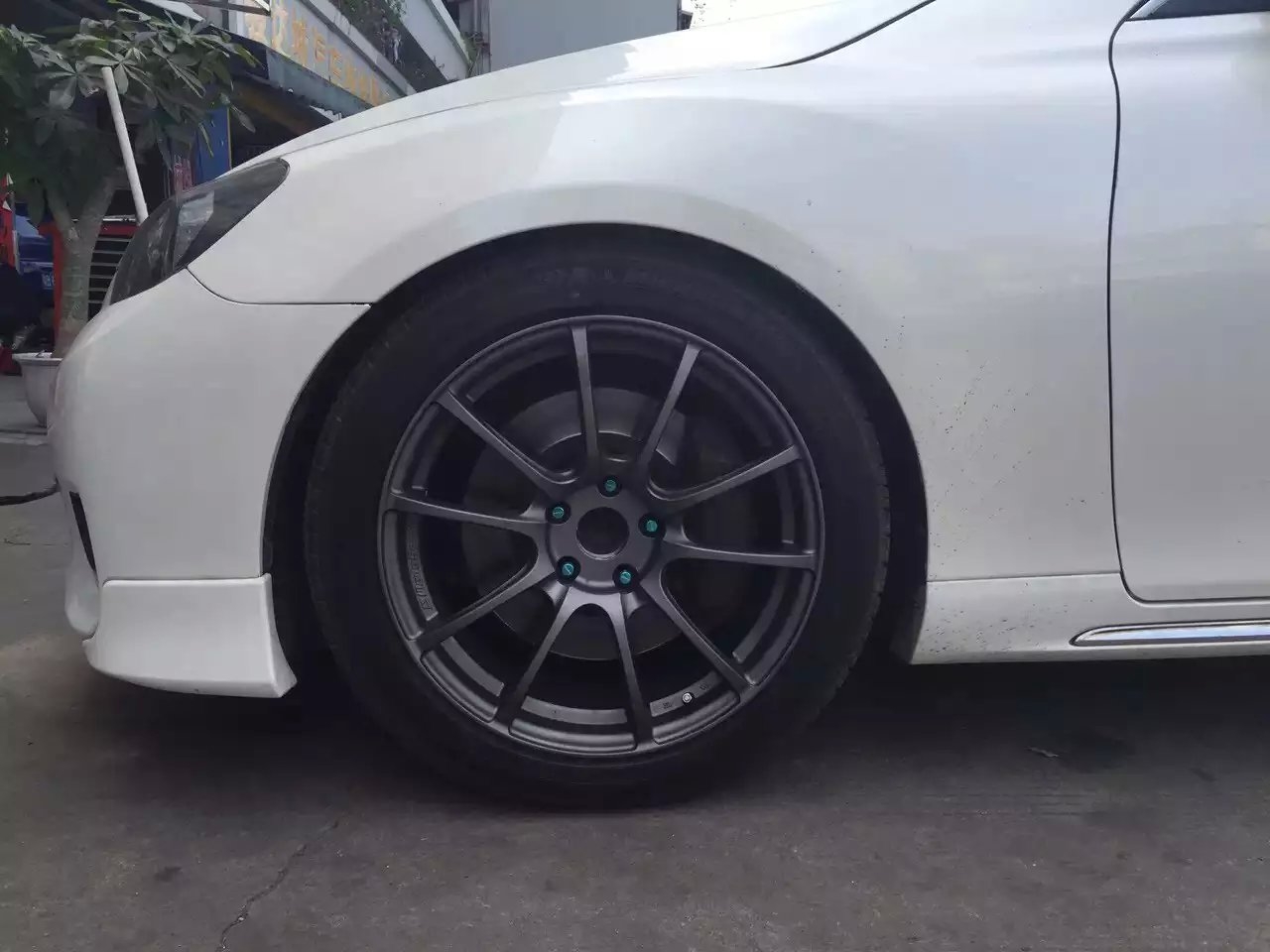 板東 18寸，裝車完工 效果不錯