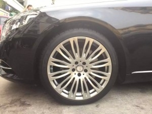 邁巴赫原裝20寸，已裝車 真漂亮
