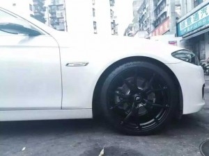 寶馬，5系上 20寸 ！