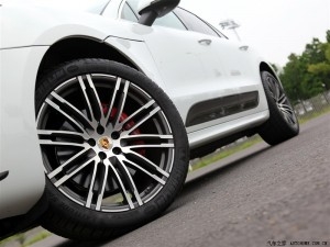 源自奧迪Q5平臺的保時捷Macan