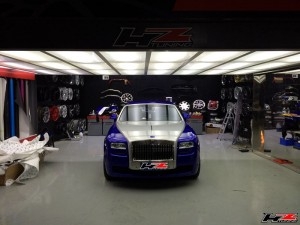 貴氣流淌---勞斯萊斯 古思特車身改色貼膜案例