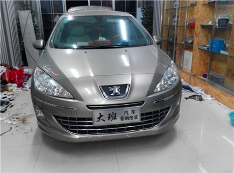 濟寧鄒城大班汽車音響改裝東風標致408發(fā)燒入門音響改裝