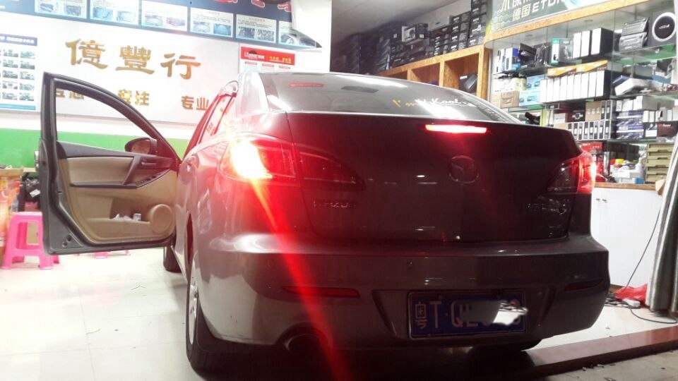 深夜的眼睛1——長安馬自達(dá)三行車記錄儀圖片瀏覽