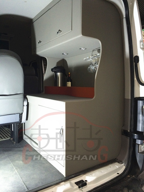 鄭州內(nèi)飾江淮商務車改裝/專業(yè)定制內(nèi)飾改裝