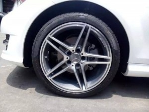 奔馳E260 升級18寸AMG 原車18寸的出售