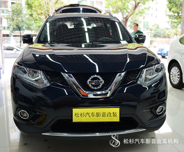 武漢松杉汽車音響改裝日產(chǎn)新奇駿升級意大利歐迪臣/赫茲音響+俄羅斯STP隔音
