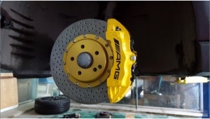 成都奔馳C200 W204改裝卡宴版BREMBO前六后四剎車