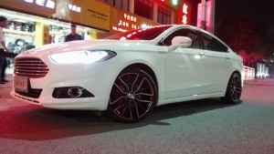 福特蒙迪歐改裝升級Zito品牌19寸8.5J  ET45 富誠改裝輪轂！我們的專業(yè)，用心服務(wù)！