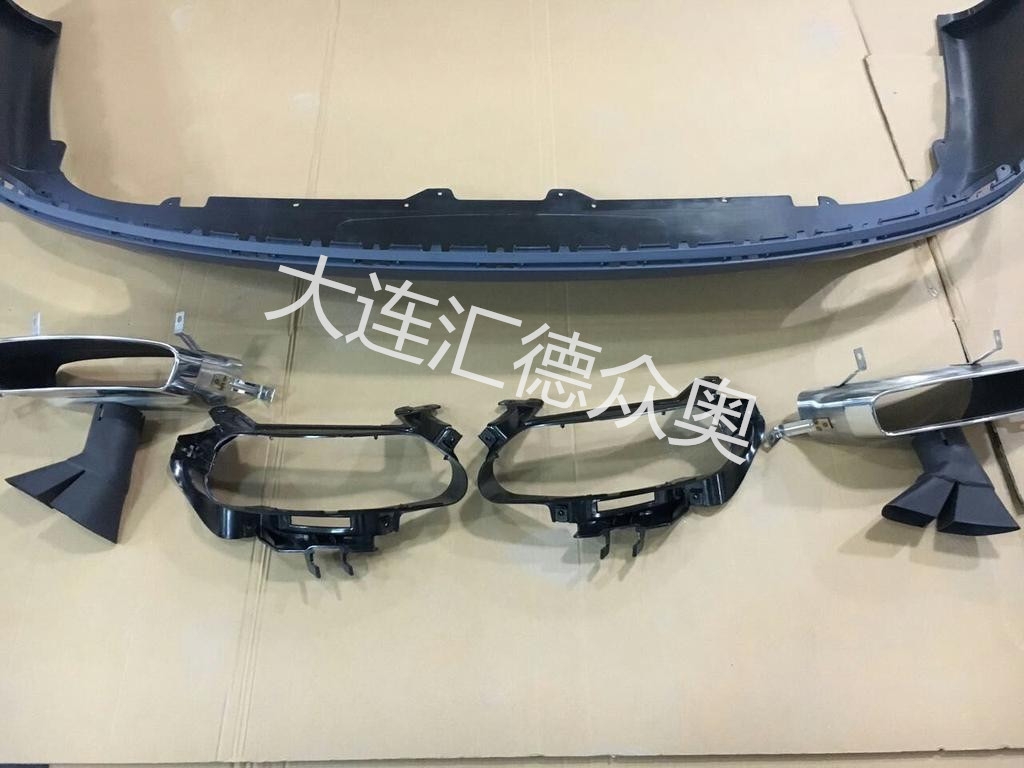 奧迪Ａ８Ｗ１２尾唇