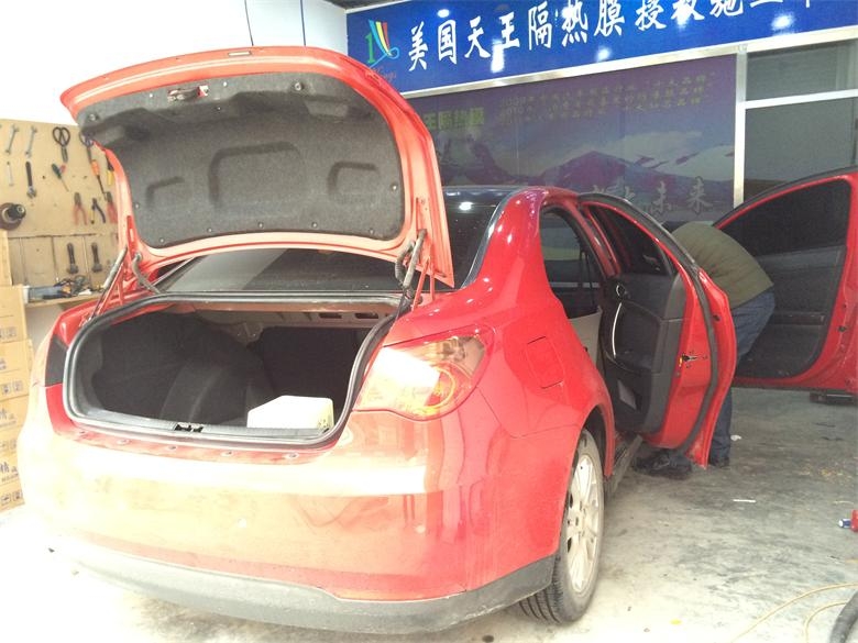 菏澤汽車音響改裝-菏澤榮威550改裝漫步者惠威汽車音響-菏澤迅通影音