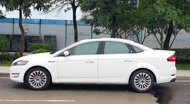 鄭州福特致勝汽車音響改裝德國(guó)彩虹好聲系列二分頻-鄭州金聲音響改裝