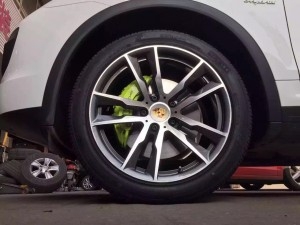 保時(shí)捷卡宴 升級295 40R20米其林 20寸鍛造輪轂
