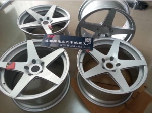 成都鑫迪克汽車改裝保時(shí)捷卡宴BC鍛造輪轂，TURBO大包圍大嘴