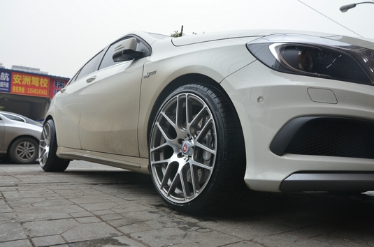 成都極速輪轂-  奔馳A45 AMG 升級19寸HRE P40 輪轂