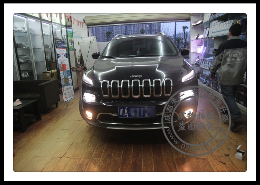 成都自由光車燈改裝升級德國原裝海拉5歐司朗氙氣燈