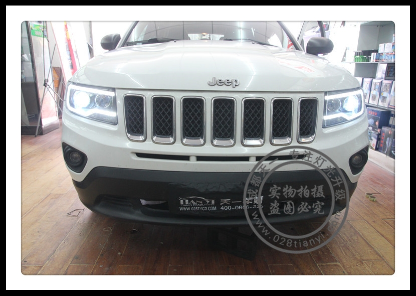 成都指南者車燈改裝升級(jí)雙光透鏡LED日行燈總成