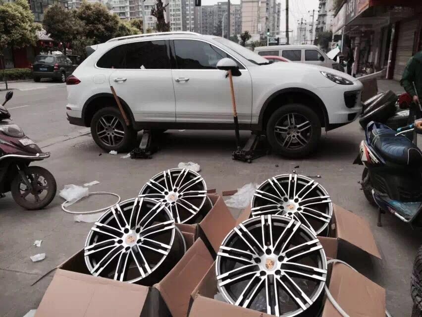 保時(shí)捷卡宴原車19寸升級21寸 鍛造輪轂