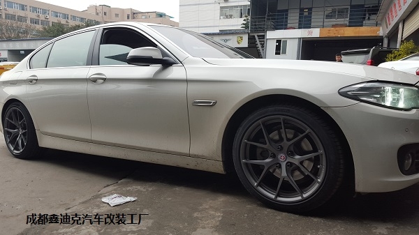 寶馬530改裝19寸HRE款鍛造輪轂--成都鑫迪克汽車改裝工廠案例