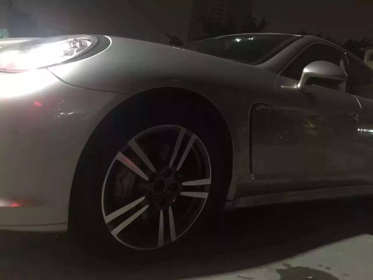 昨晚裝車效果： 帕拉米拉，裝 原裝 鍛造 20寸！