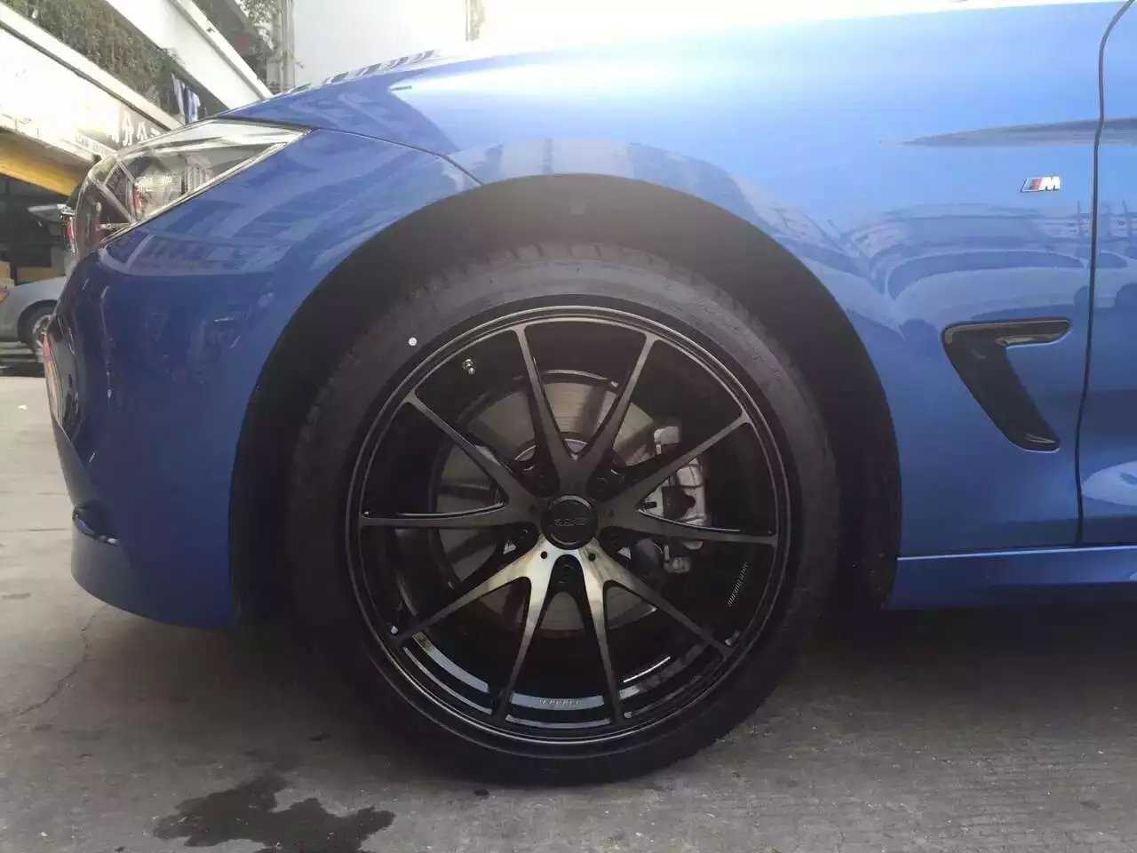 寶馬，裝 G25 KK 色