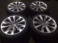 新款 奧迪 A7．19寸．新車拆下 一套 連呔