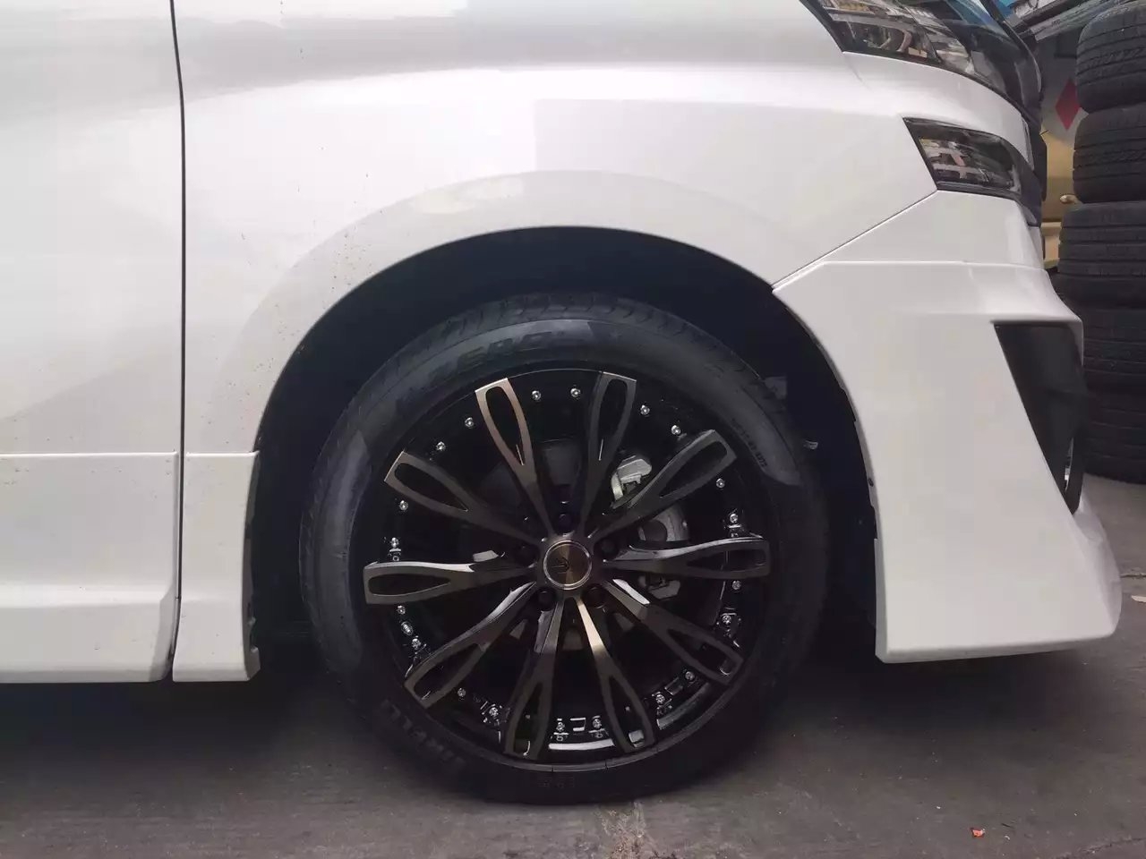 19寸 WORK  裝車(chē)， 油電混合埃爾法