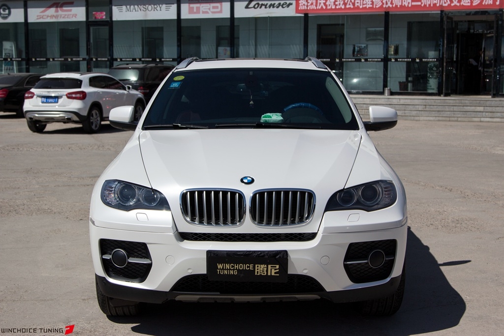 BMW 寶馬 X6 全車(chē)身貼膜換裝 PWF 糖果白