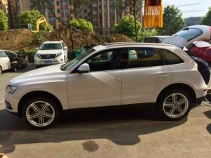 奧迪Q5原車(chē)19寸輪轂升級(jí)20寸輪轂輪胎